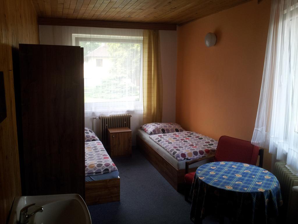 Penzion Tenis Poděbrady Habitación foto