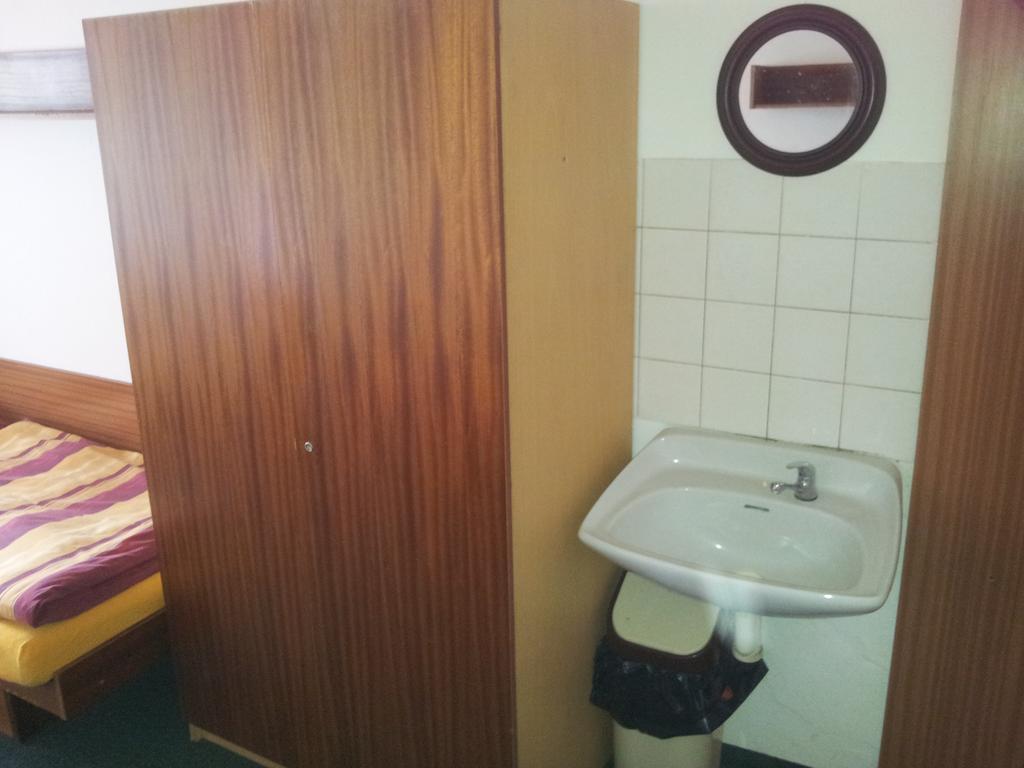 Penzion Tenis Poděbrady Habitación foto