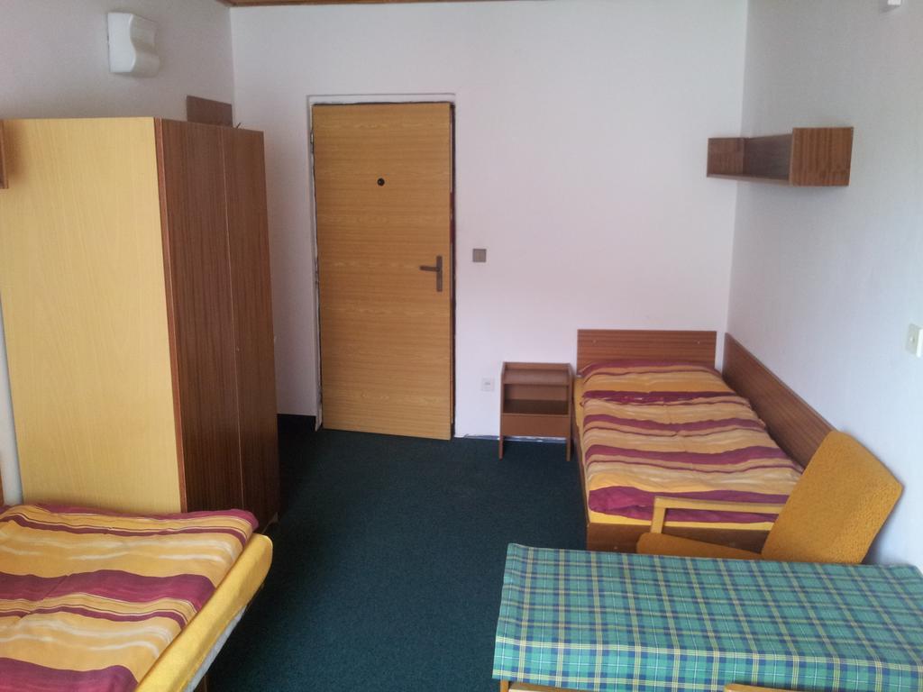 Penzion Tenis Poděbrady Habitación foto